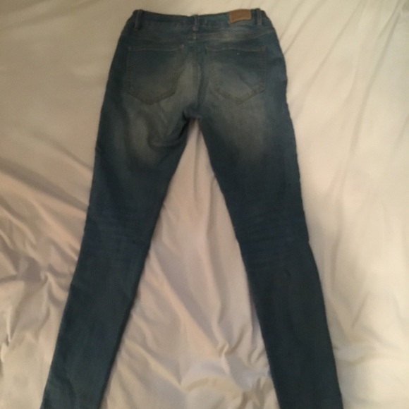 Medium Wash Skinny Jeans w/ Zippers - Picture 3 of 3